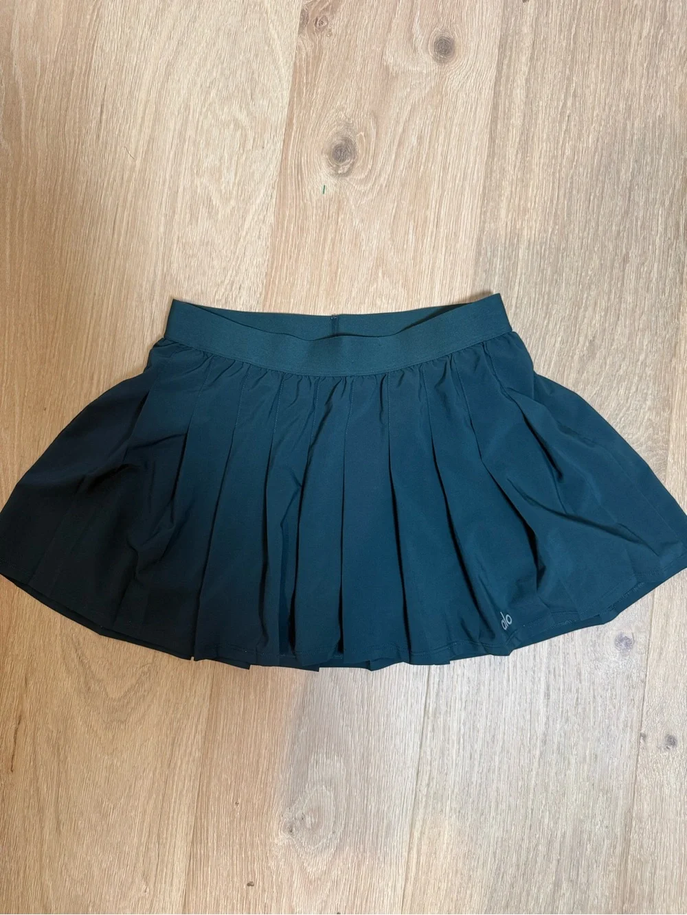 Alo Yoga Pleated Tennis Skirt with Built-In Shorts | Dark Teal | Size Small